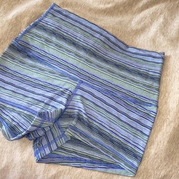 lululemon high waisted shorts - Picture 2 of 2